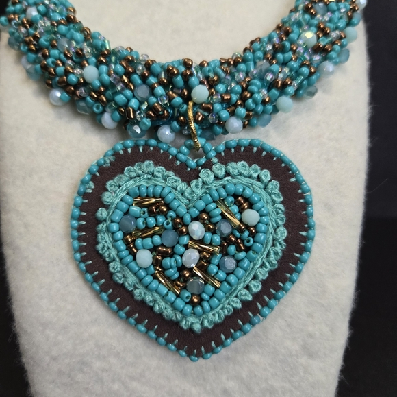 Han Embroidered Set ( Necklace and Earrings) - Picture 2 of 7